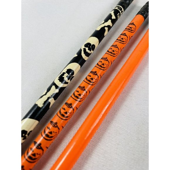 Vintage 3 - 1 Pumpkin Berol, 1 Glow Skull Pentech, 1  Orange Halloween Pencils - Picture 1 of 11